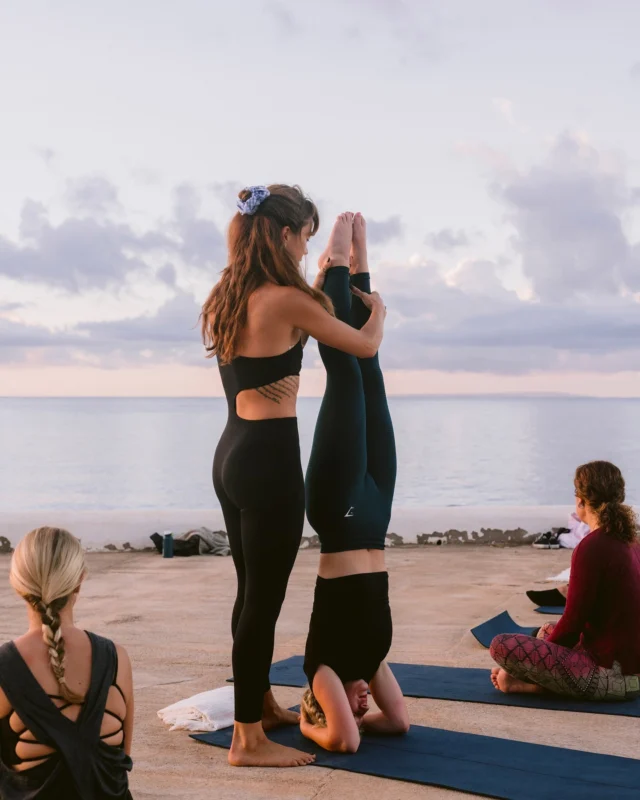 Who fancies doing yoga by the sea? 🙏🏻🏝️

DM your email address if you want to be added to the mailing list for when my website is launched and I announce next years retreats 🌞

Keep an eye out for release dates 🪬 

Another big thank you to the team that made this retreat so magic ✨ @masi__fraysse @sophiefrancescoaching @healthyfoodibiza 

Photos by the talented @sayanacairo Thank you so much for capturing this 🫶🏻

A big thank you to @figbeautyibiza for always creating the best nails for me 💋